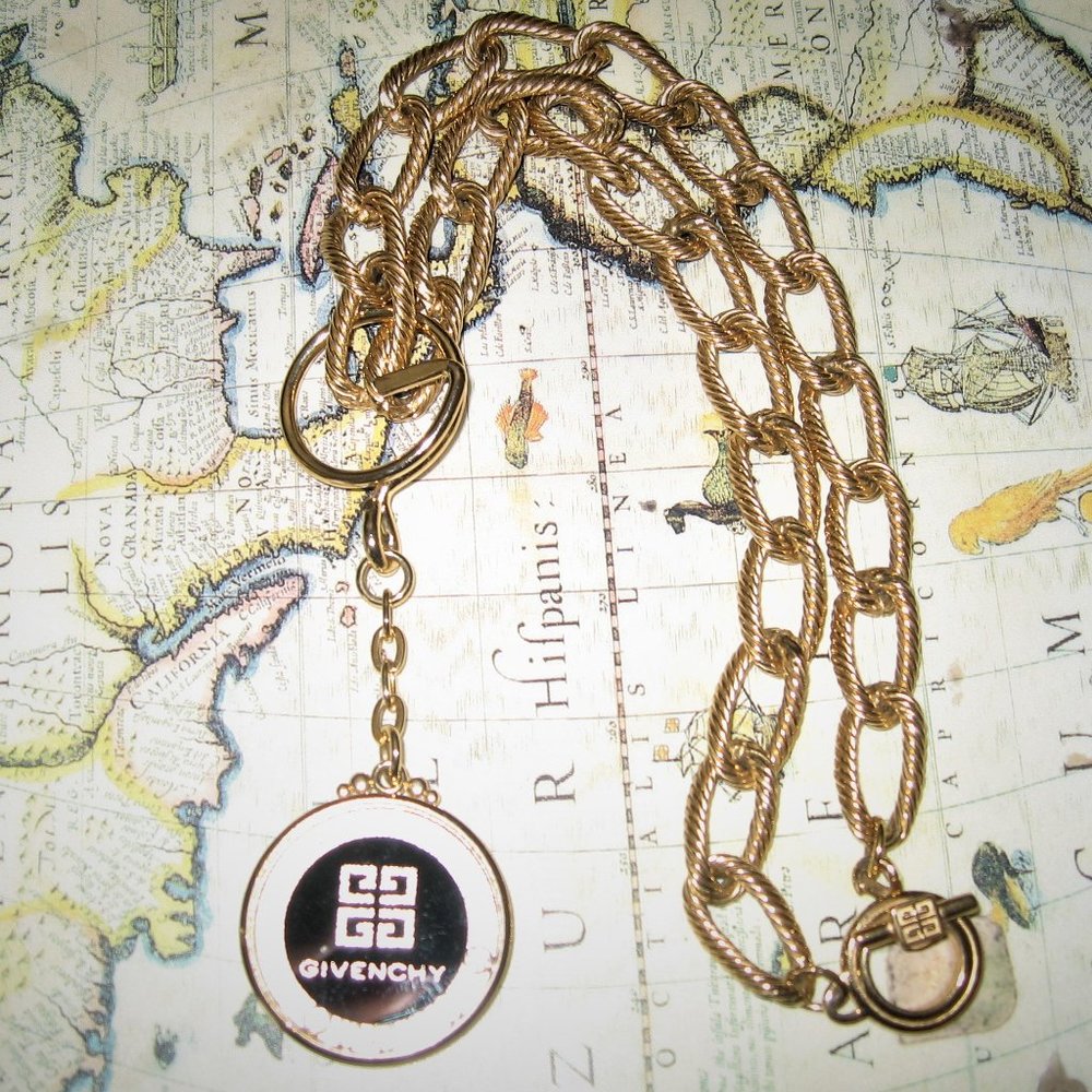❤️GIVENCHY Chunky Link Keychain Floating Crystal Pendant / Necklace